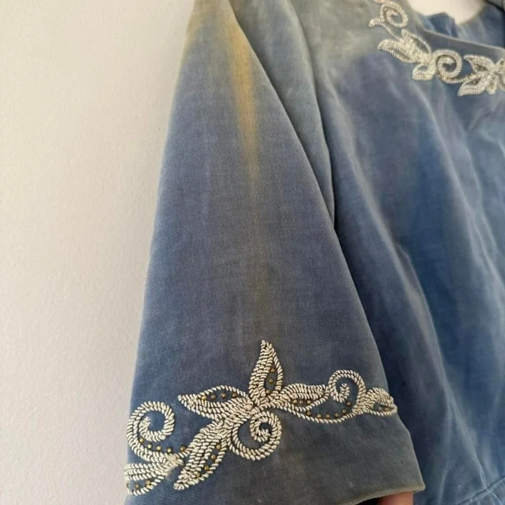 Antique Velvet Blouse XS - AS IS sunfaded covered buttons embroidery blue square - Picture 5 of 8